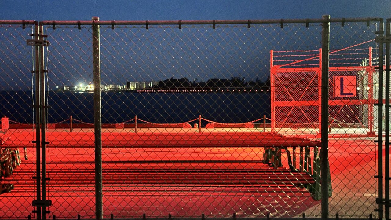 クルーズターミナルライトアップ