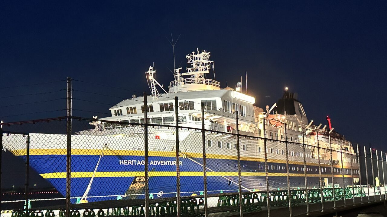 クルーズターミナルライトアップ