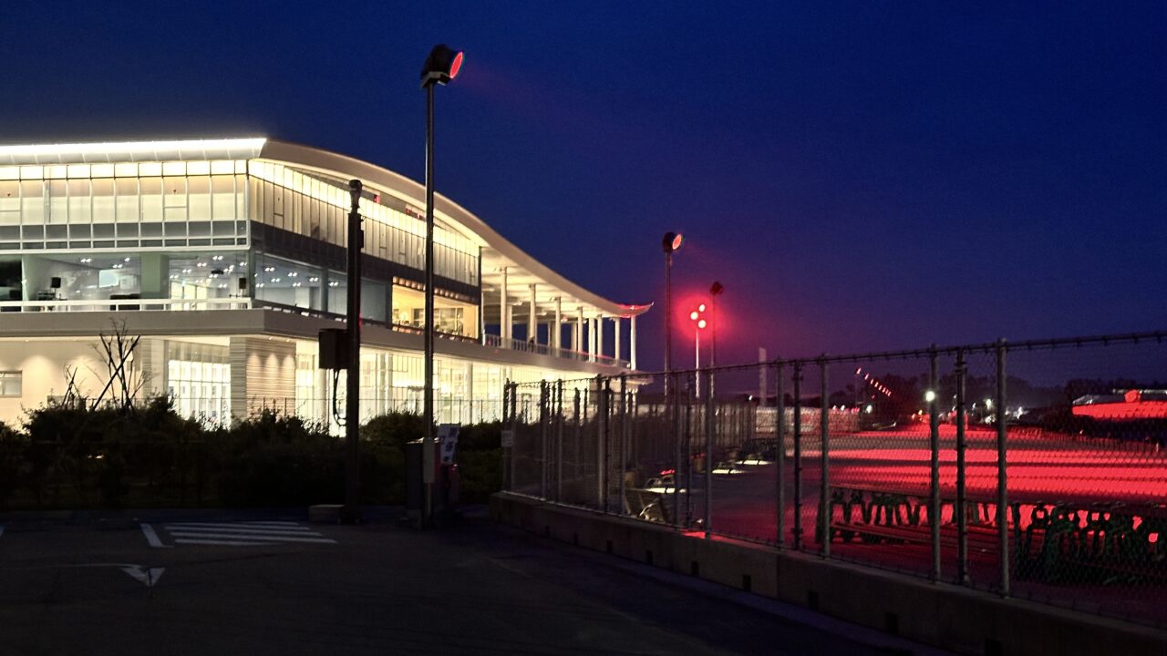 クルーズターミナルライトアップ