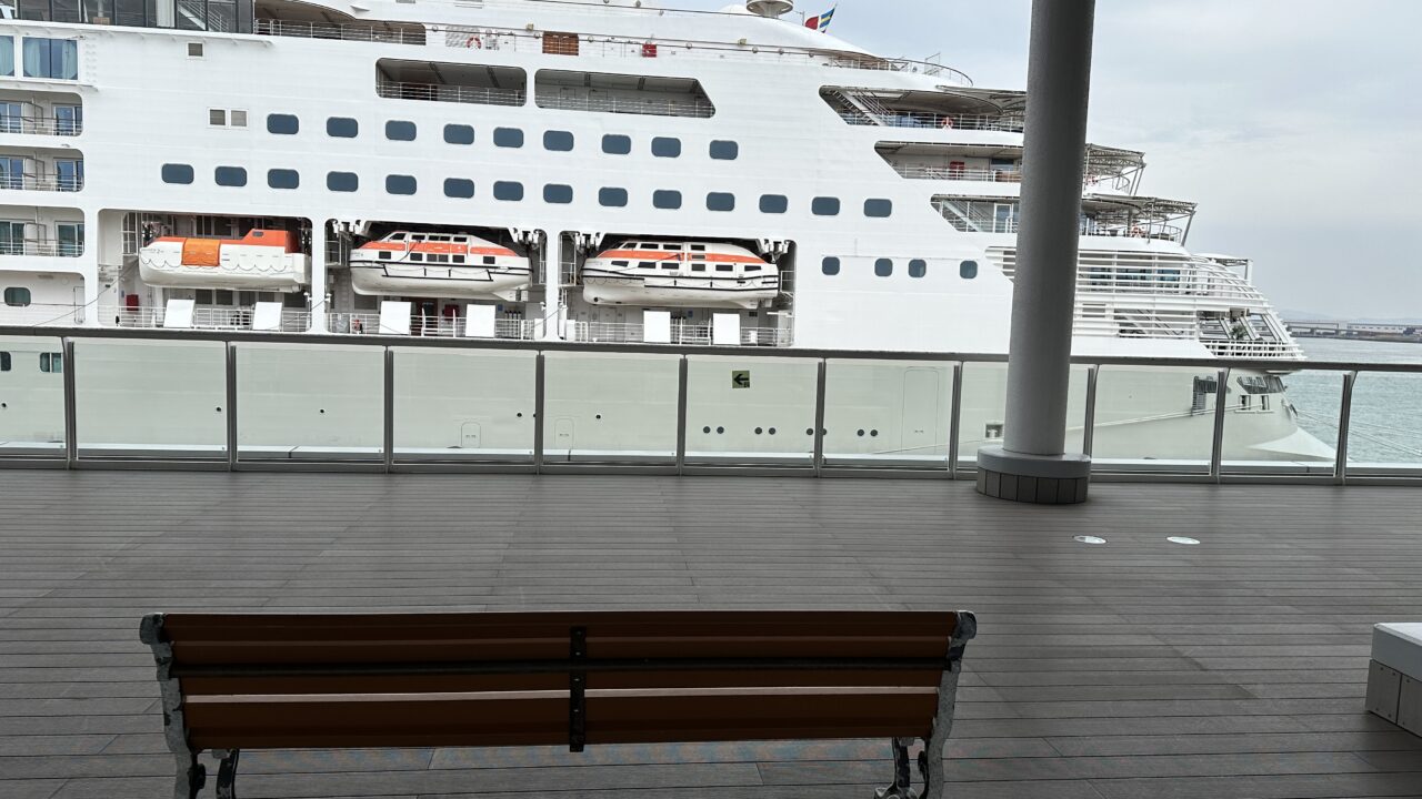 金沢港クルーズターミナル