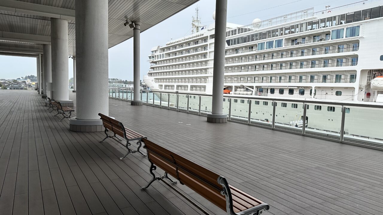 金沢港クルーズターミナル