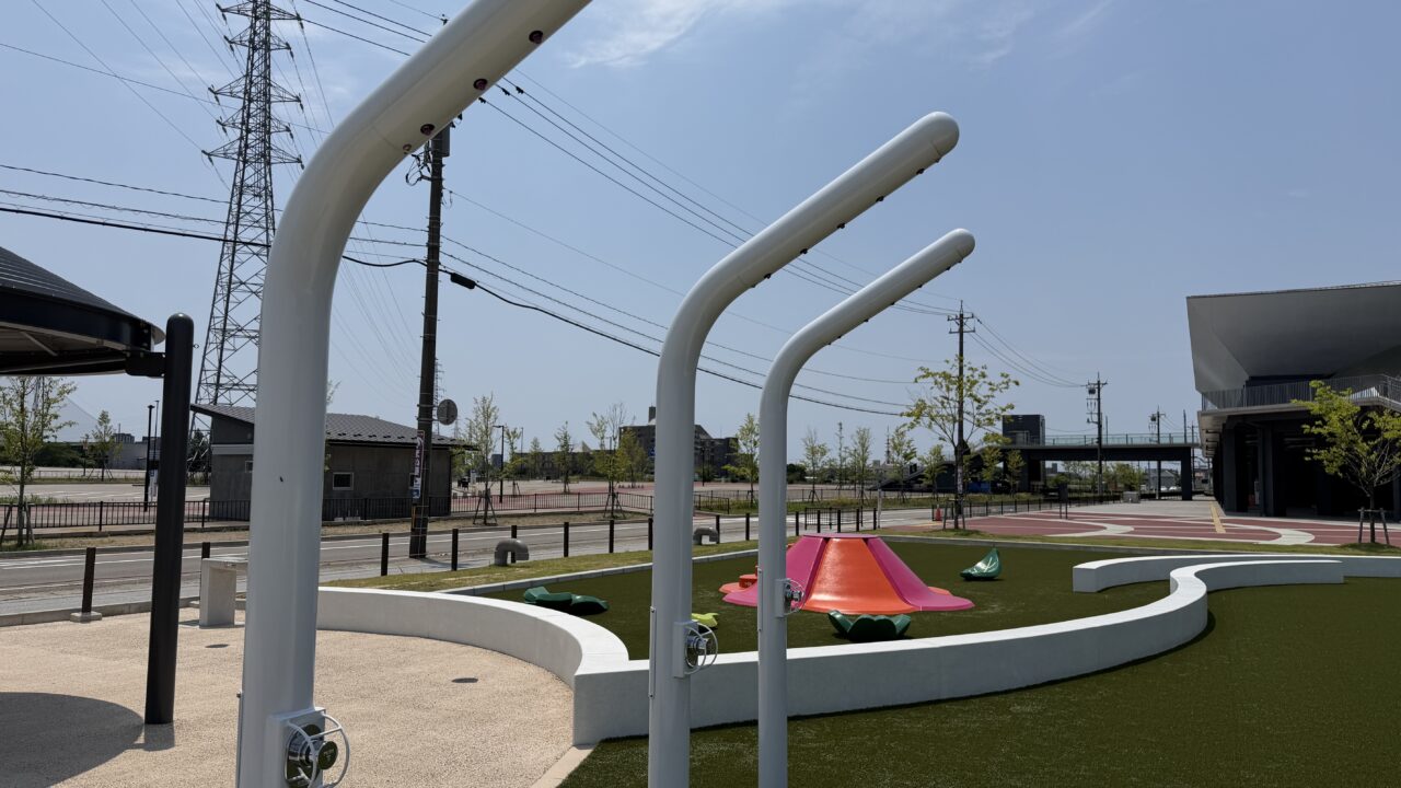 金沢城北市民運動公園遊具広場